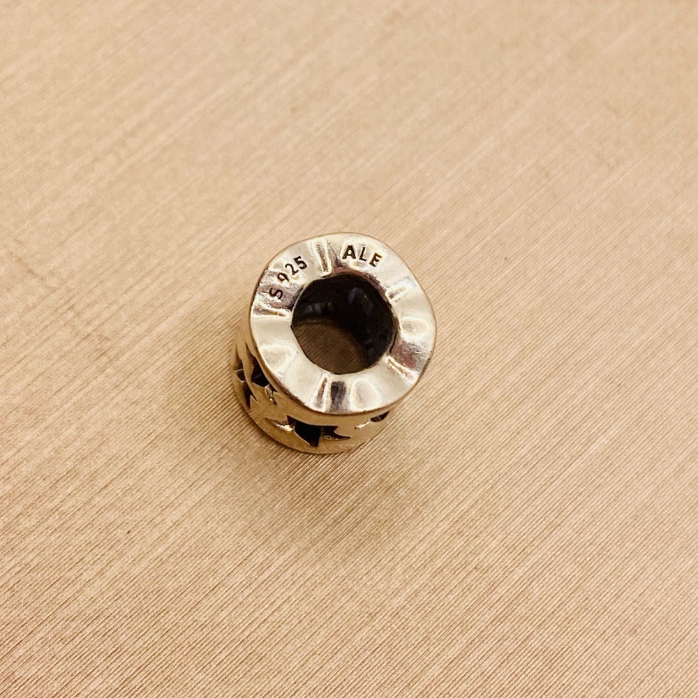 EUC Pandora 799119C00 Sterling Silver 2020 Limited Edition Stars Charm - Picture 8 of 9